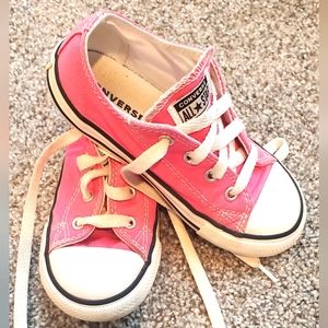 Little girl's Converse Sneakers
